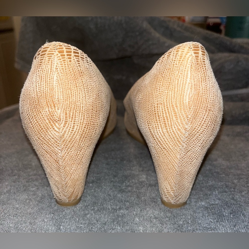 Stuart Weitzman Tan Beige Women Lizard Leather Wedge shoes sz 8.5 - Picture 7 of 13
